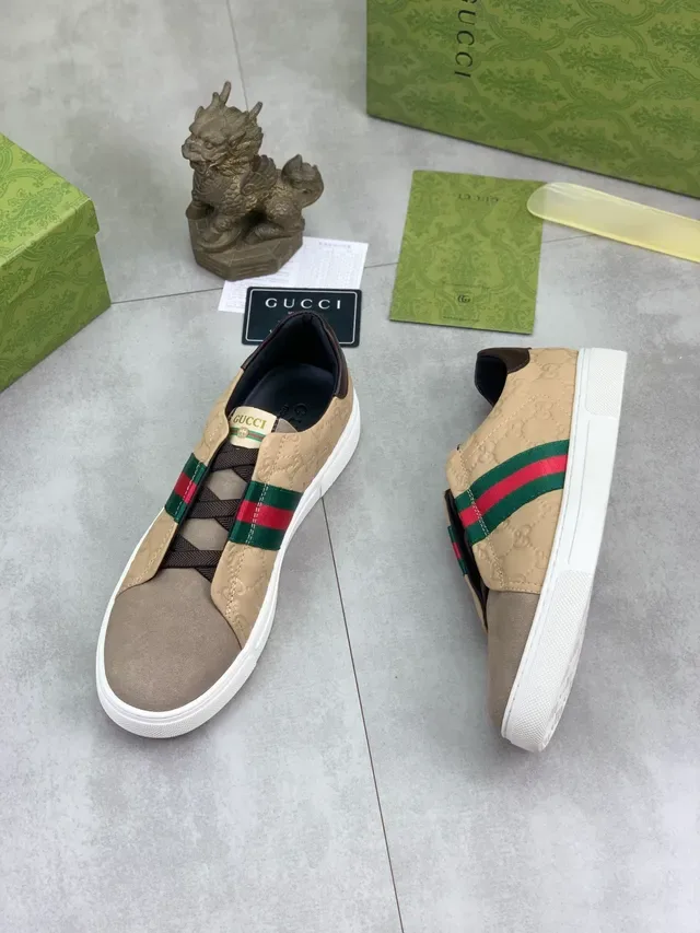 Gucci Screener 米色和灰褐色 Web Stripe 生活方式运动鞋 6