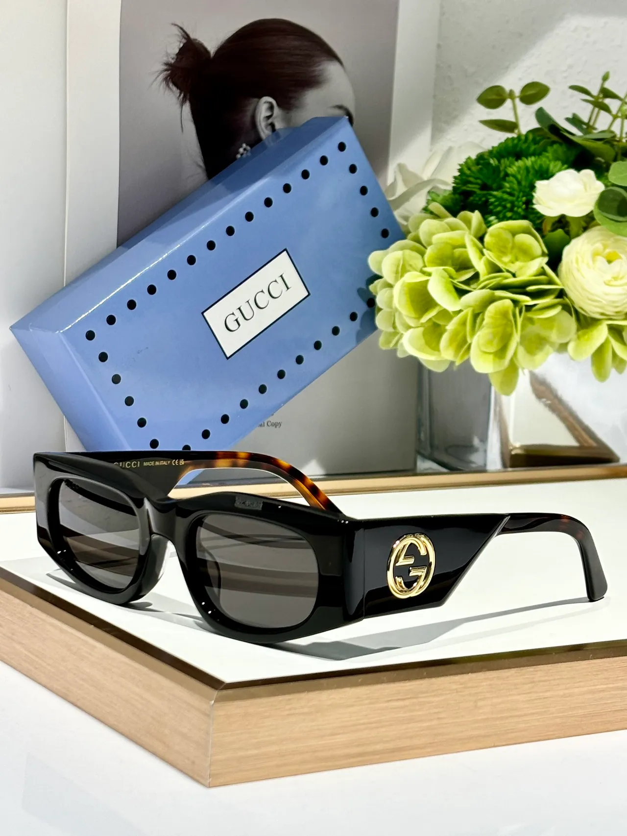 Gucci Screener কালো এবং লাল অ্যাসিটেট সানগ্লাস 7
