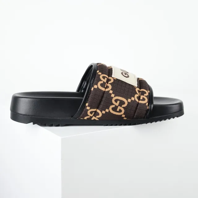 Gucci Screener GG Supreme Pantoufles marron et noir 7