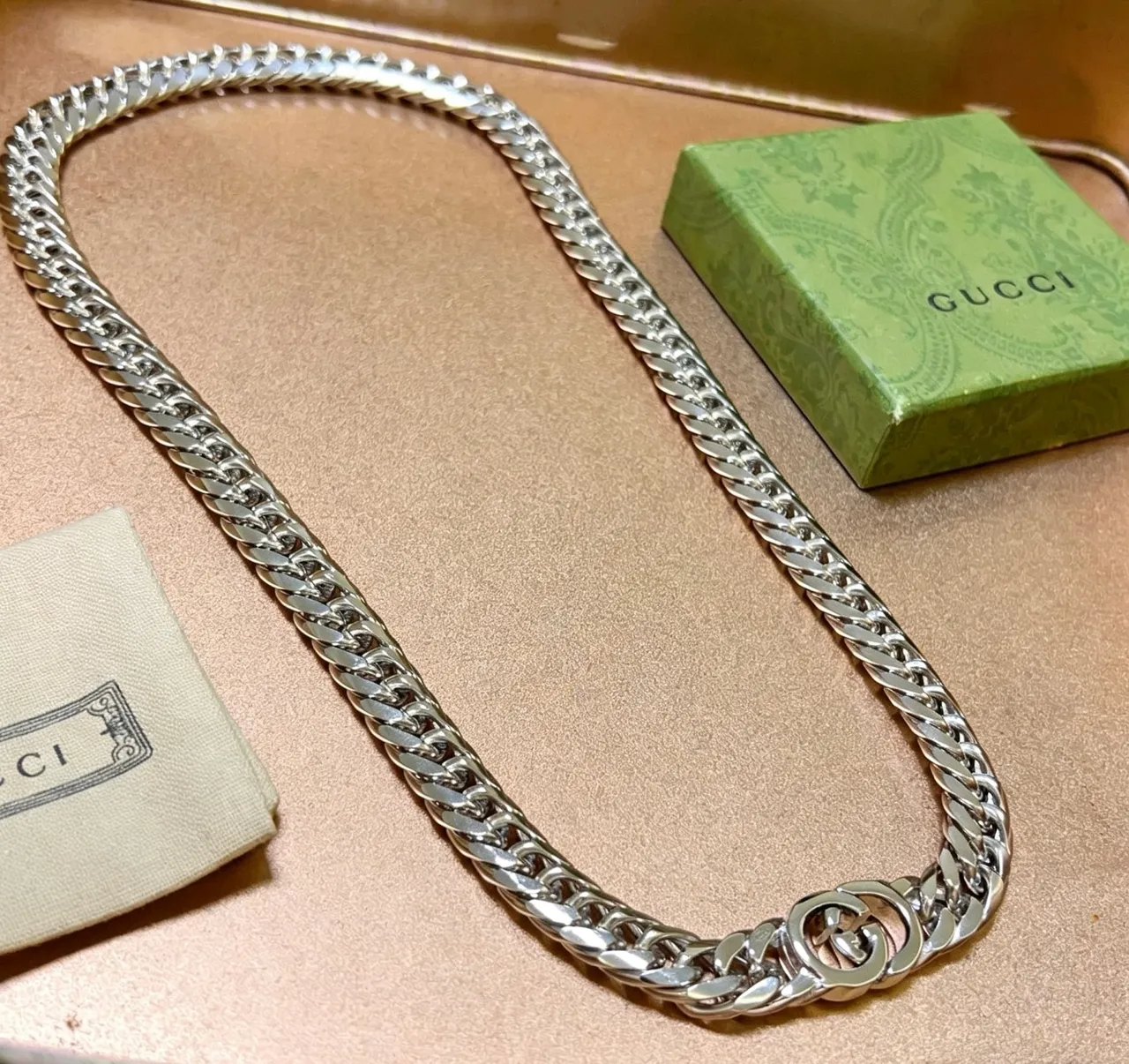 Gucci Silver Curb-Link Chain Interlocking G Clasp Necklace 8