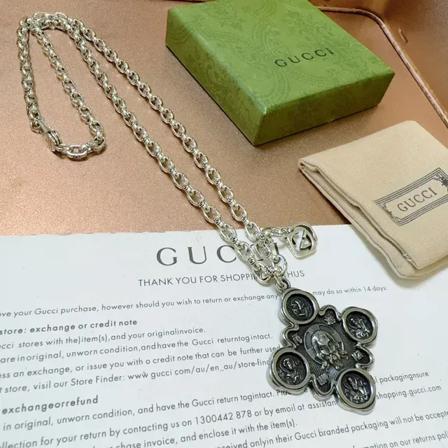 Gucci Silver Green Chain Ornate Cross Pendant Necklace 3