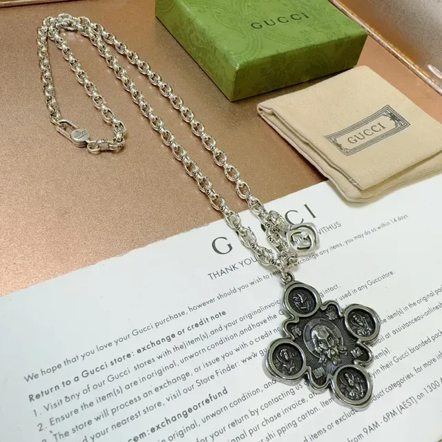 Gucci Silver Green Chain Ornate Cross Pendant Necklace 7