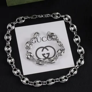 Gucci Collier Chaîne à Maillons Ovales Argentée Poli