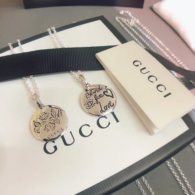 Gucci Symbolic Disc 银色抛光圆形吊坠项链 6