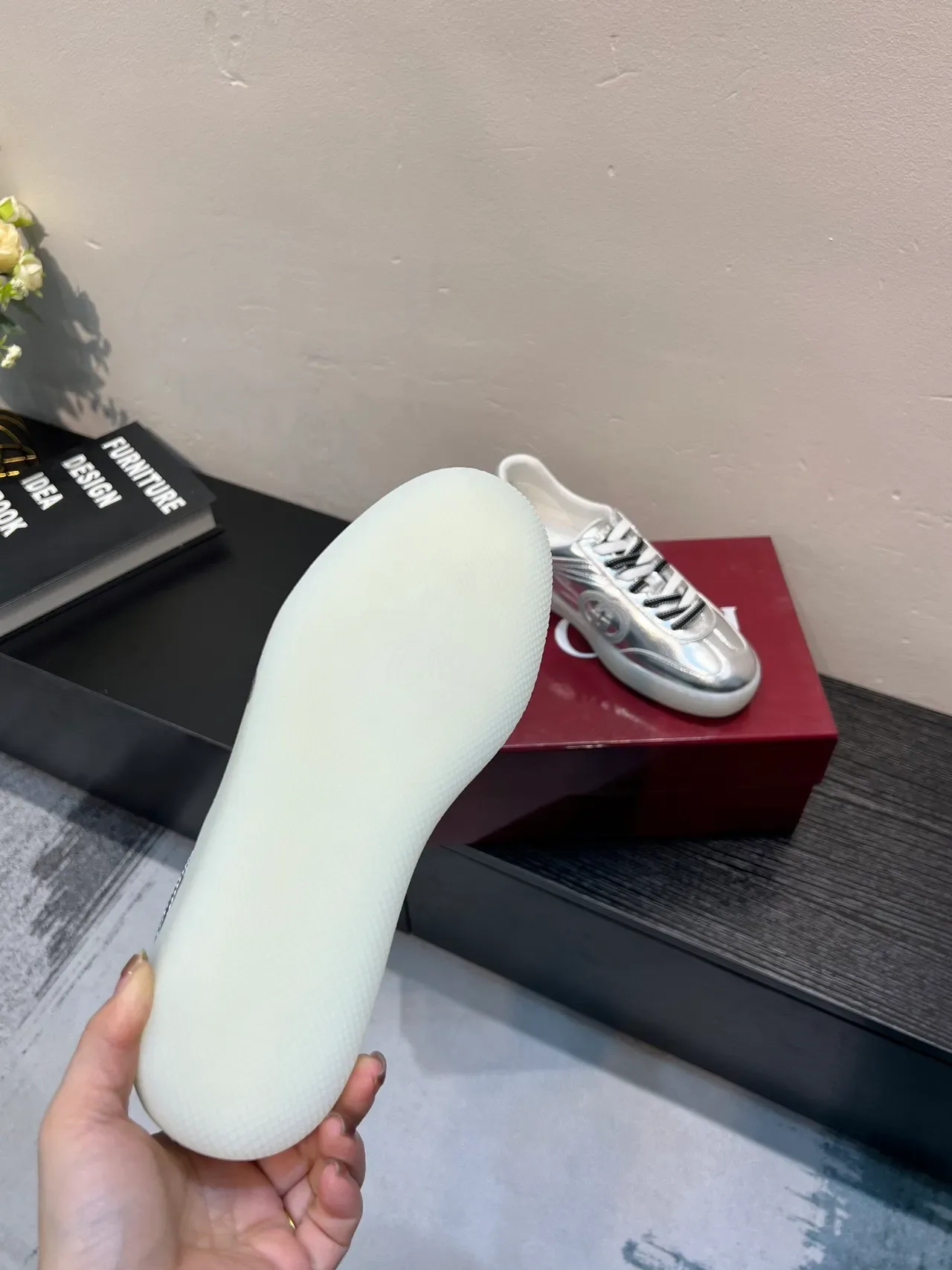 Gucci Tennis 1977 মেটালিক সিলভার লাইফস্টাইল স্নিকার 8