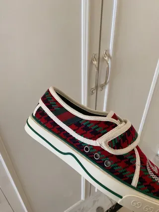 Gucci Tennis 1977 أحمر أخضر منقوش حزام فيلكرو أحذية أسلوب حياة 3