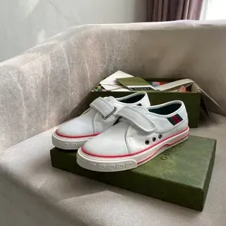 Gucci Tennis 1977 blancos rojos suela media banda web rayas zapatillas lifestyle