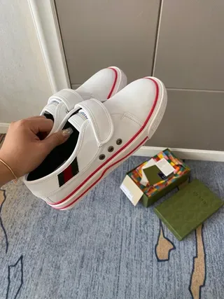 Gucci Tennis 1977 brancos vermelhos sola média faixa web listra zapatillas lifestyle 2