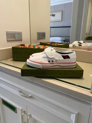 Gucci Tennis 1977 brancos vermelhos sola média faixa web listra zapatillas lifestyle 6