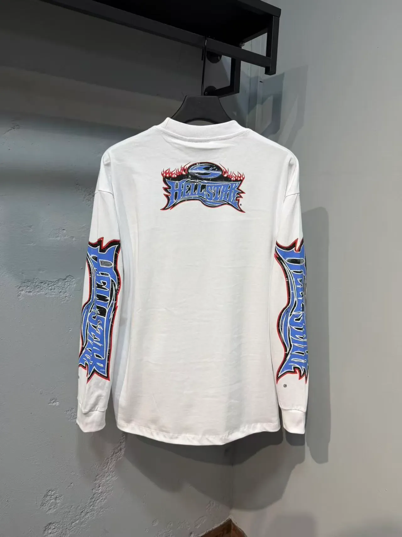 Camiseta de manga larga Hellstar con gráfico de logo de llama 6
