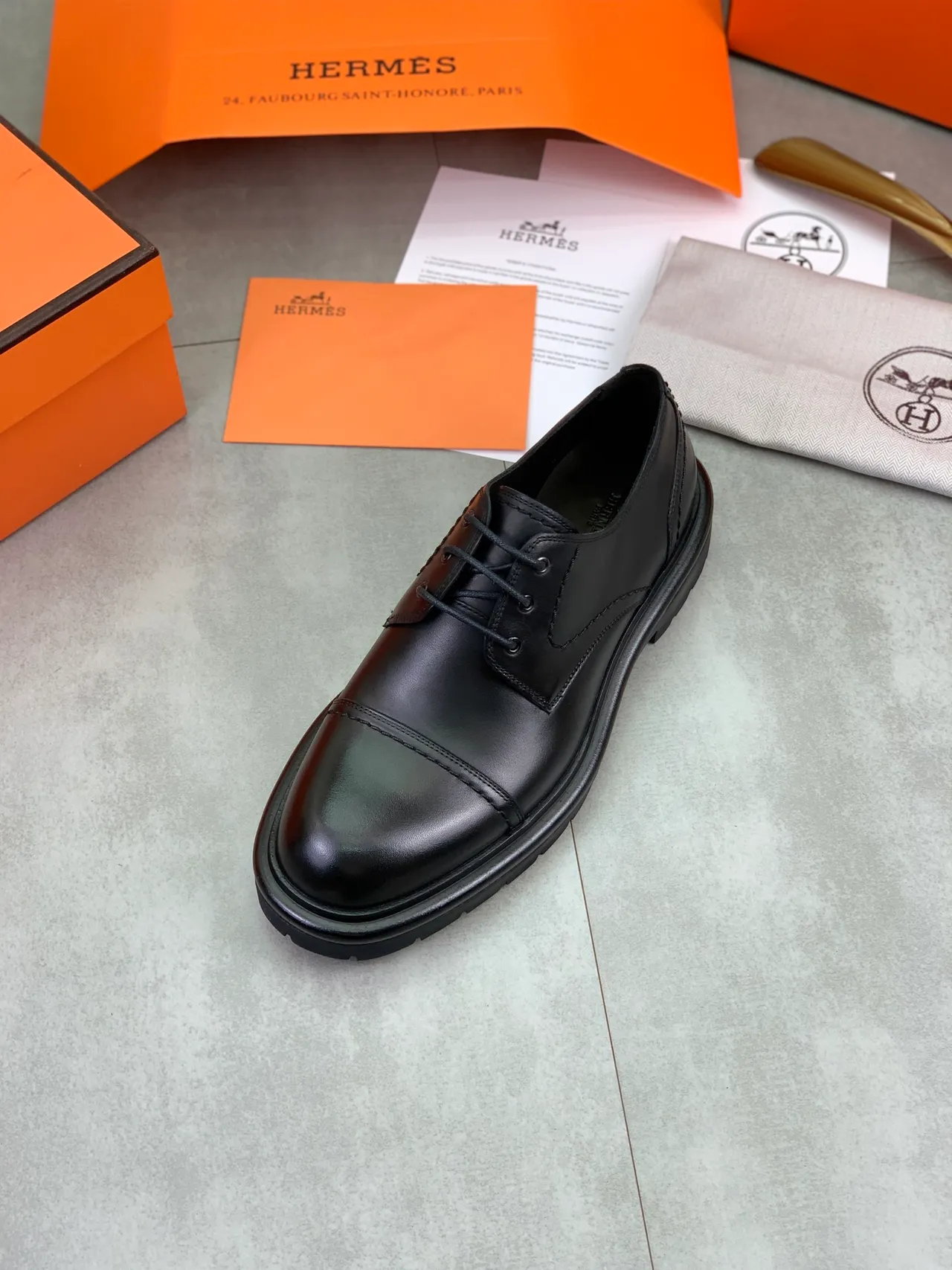 Hermès Chaussures Oxford à bout cap-toe noir lacées 4