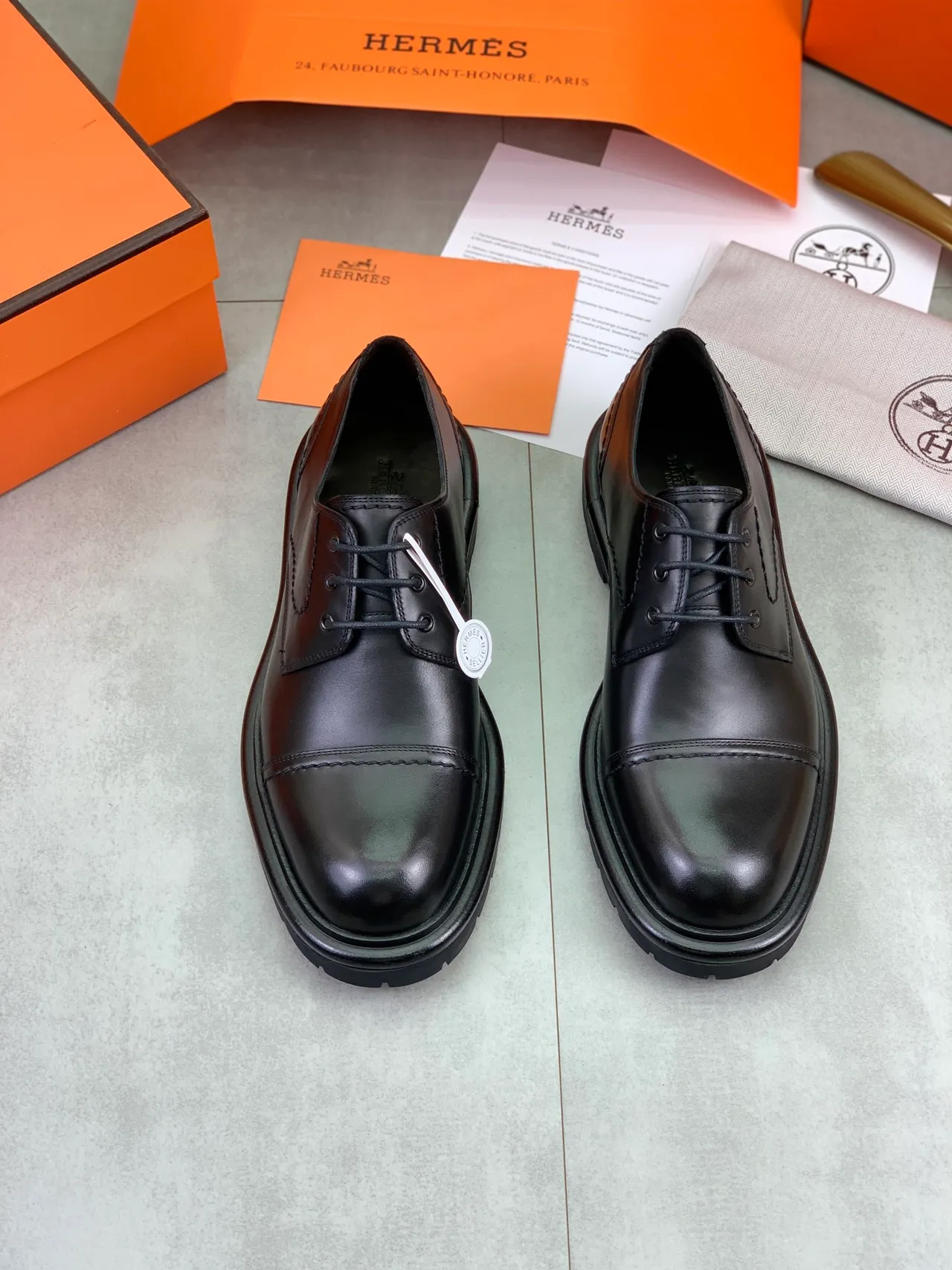 Hermès Chaussures Oxford à bout cap-toe noir lacées 5