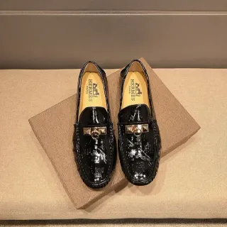 Hermès 黑色金色 亮面专利皮革 金属 H 扣 乐福鞋