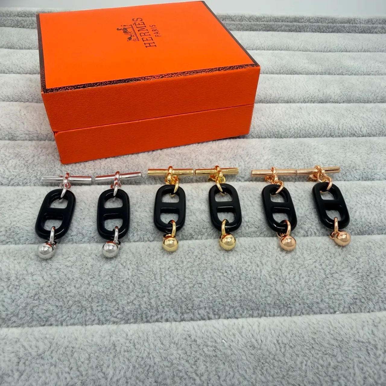 Hermès 黑金 H形 树脂 图案 切换扣 耳环 5
