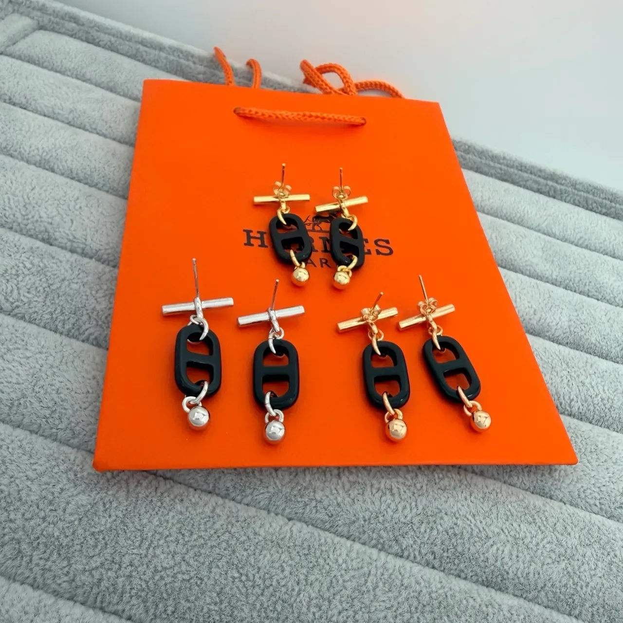 Hermès 黑金 H形 树脂 图案 切换扣 耳环 6