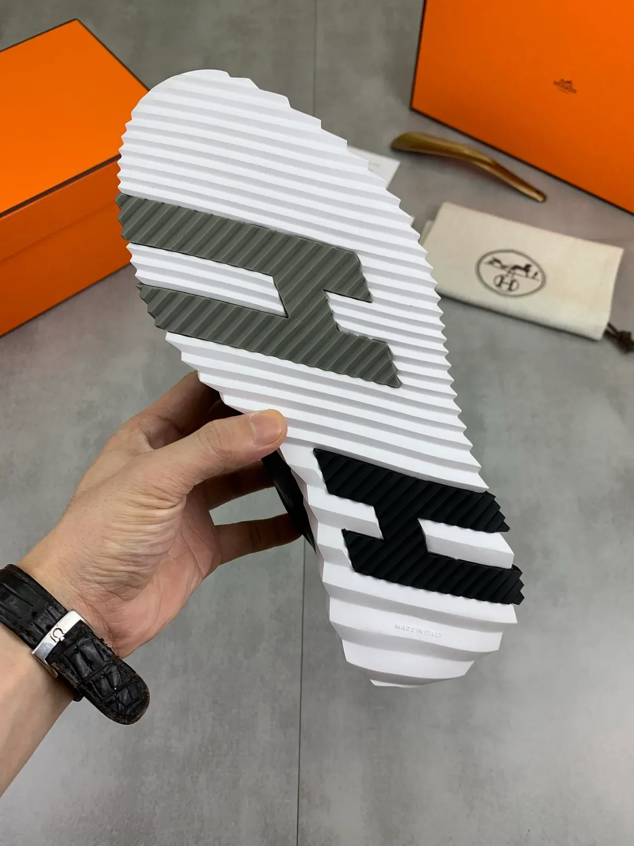 Hermès Tênis Lifestyle Preto de Couro e Camurça 3