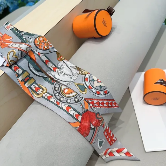 Hermès अश्वारोही नमूना भूरा रेशम का दुपट्टा 6