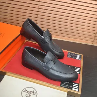 Hermès H-Buckle 粒面皮革乐福鞋