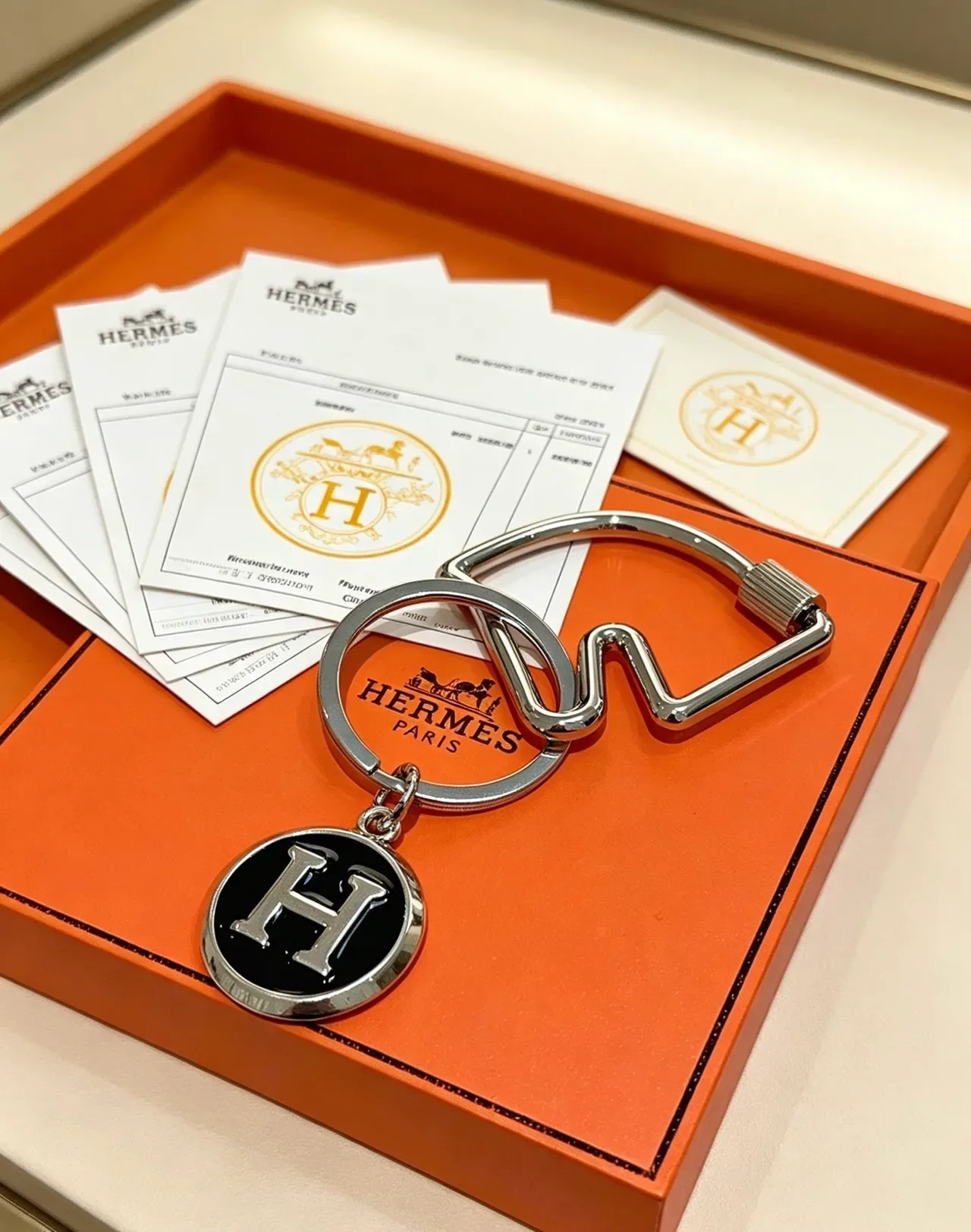 Hermès H Charm 钥匙圈 银色 黑色珐琅 手链 4