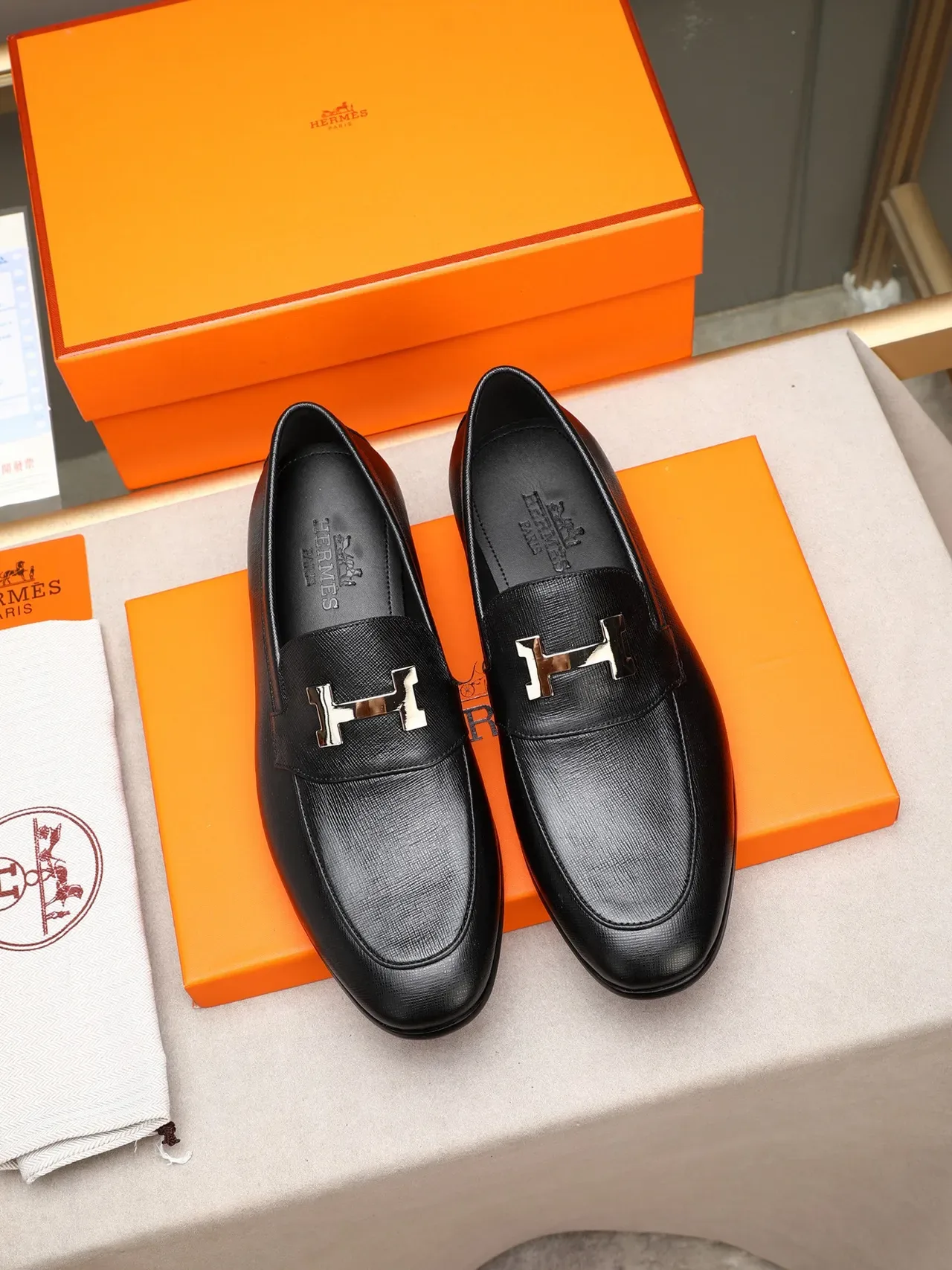 Hermès H Jour جلد أسود بنسيج H-Buckle حذاء لوفر 2