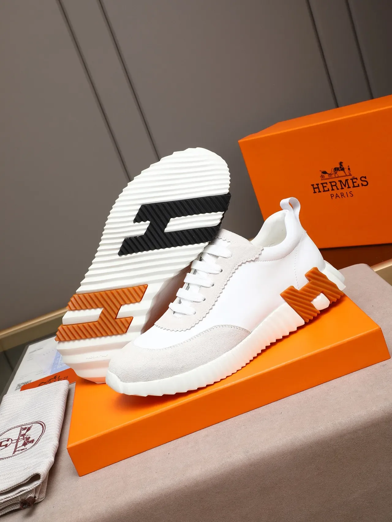 Hermès H Pantin Tênis Lifestyle Branco e Laranja 4