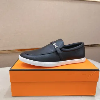 Hermès Oran 黑白粒面皮革 H 扣带 乐福鞋