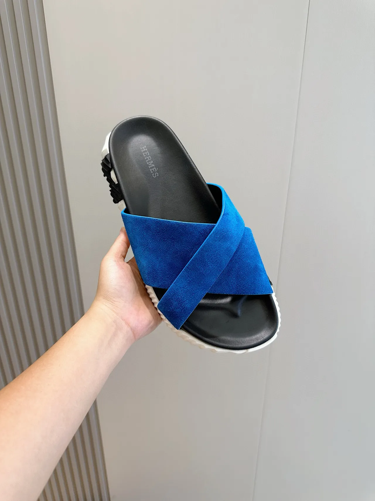 Hermès Oran Sandalias de Ante Azul con Correa Cruzada 4