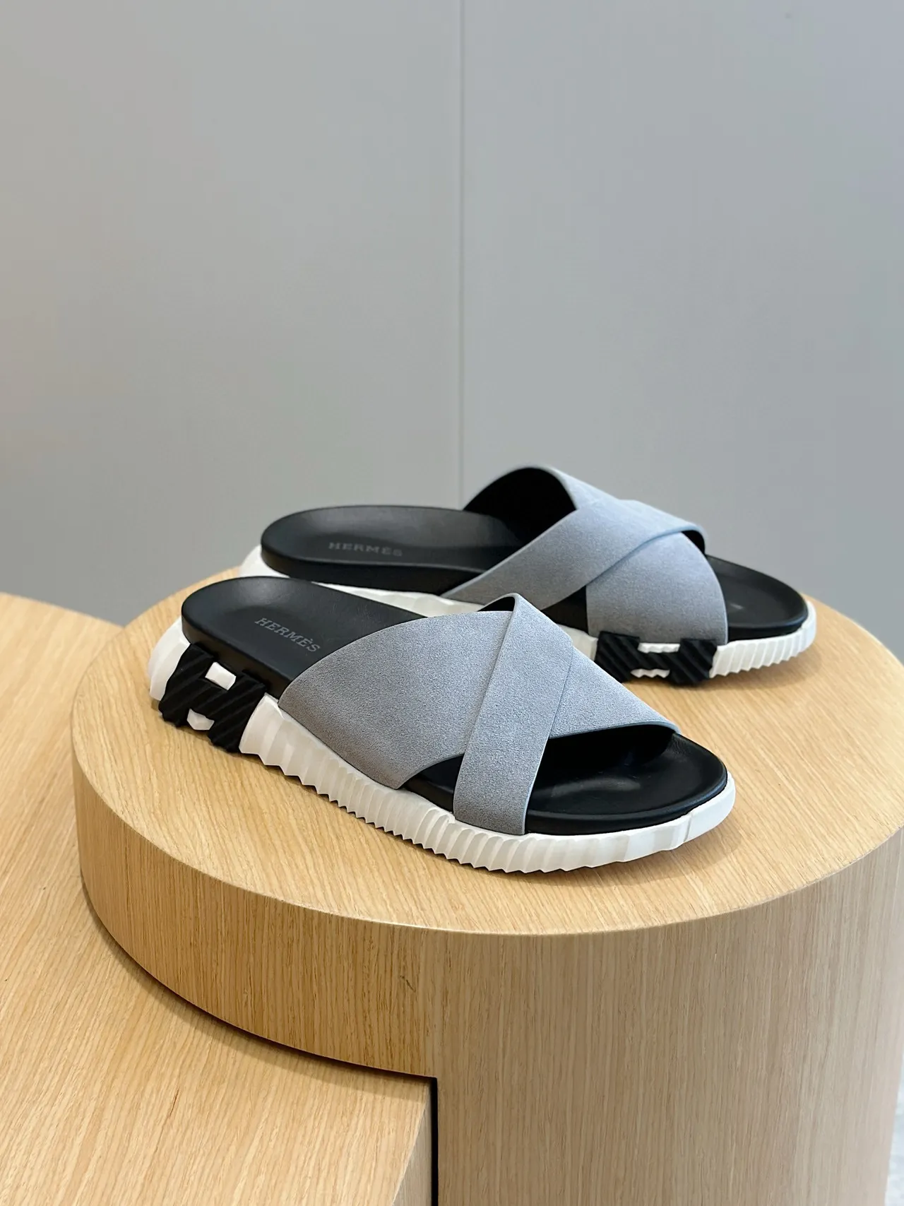 Hermès Oran Gray Black Cross-Strap Suede-Textured Slippers 3