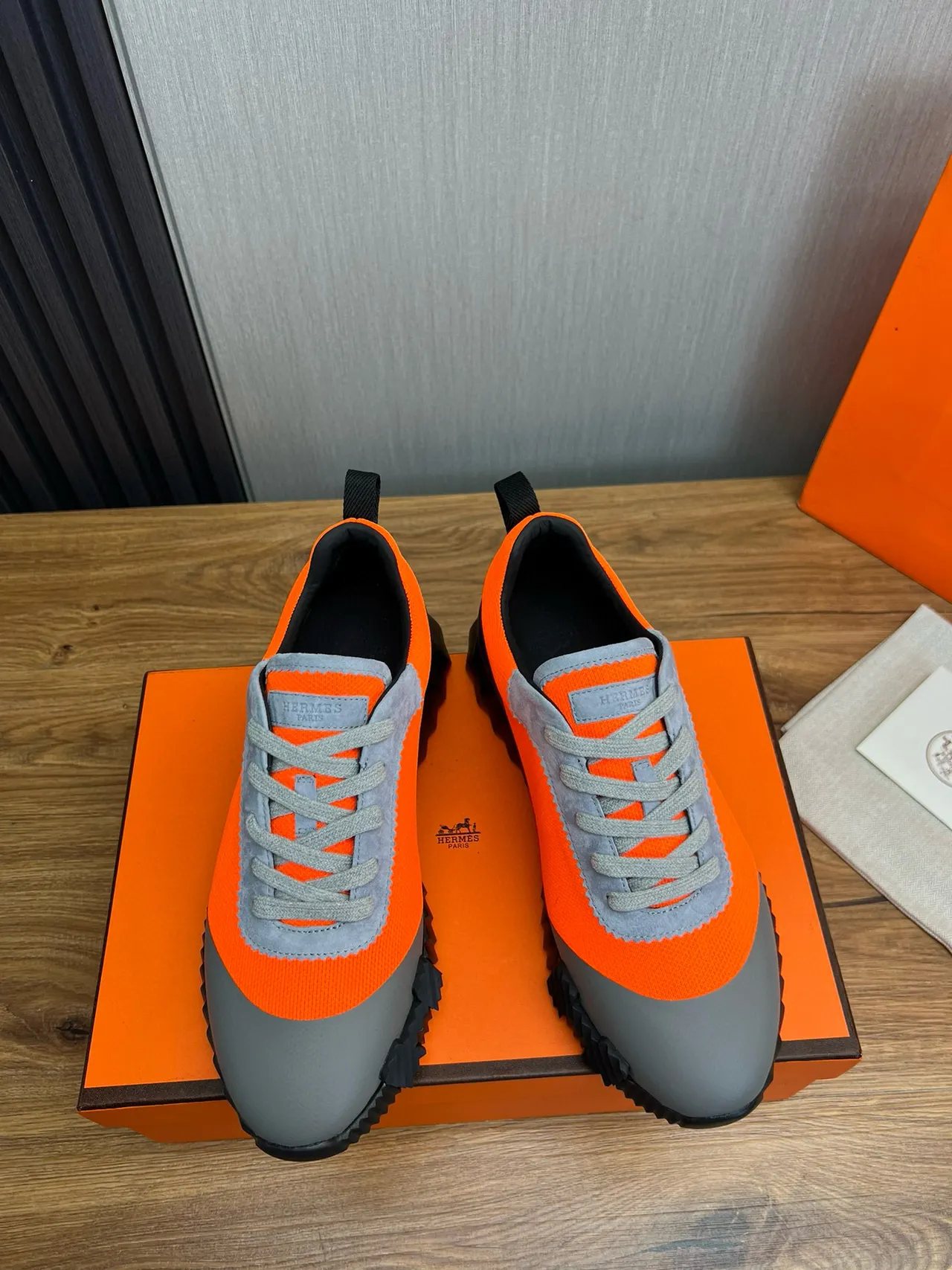 Hermès Oran Chaussures Chunky Orange Gris Noir 3