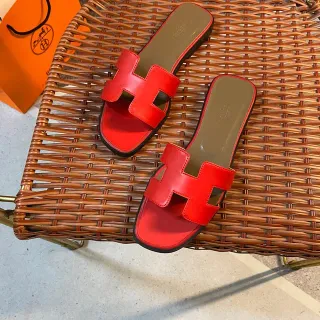 Hermès Oran লাল চামড়া H-Strap স্লিপার্স