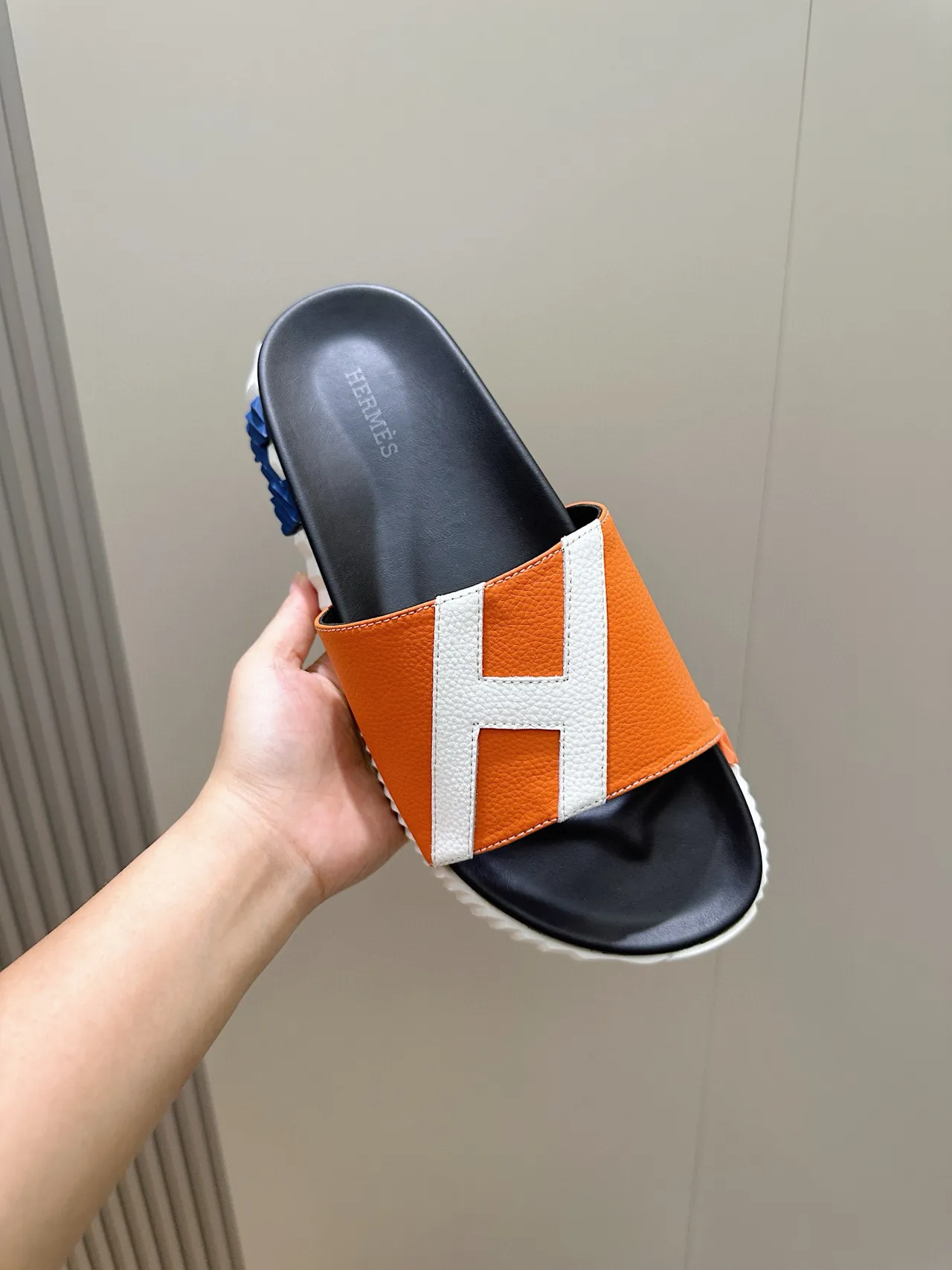Hermès Oran Slide Orange and White Leather Slippers 4