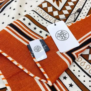 Hermès Orange Motif Géométrique Multicolore Écharpe de Soie