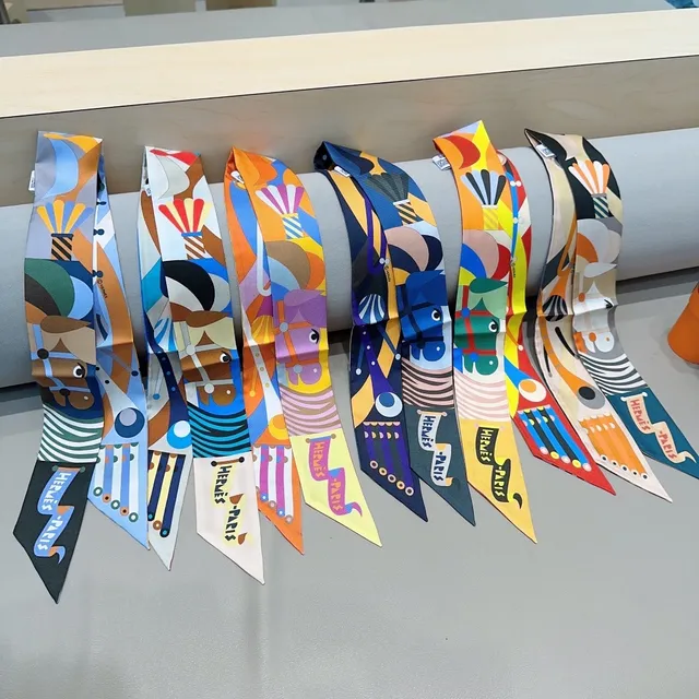 Hermès Foulard de Soie Imprimé Graphique 3