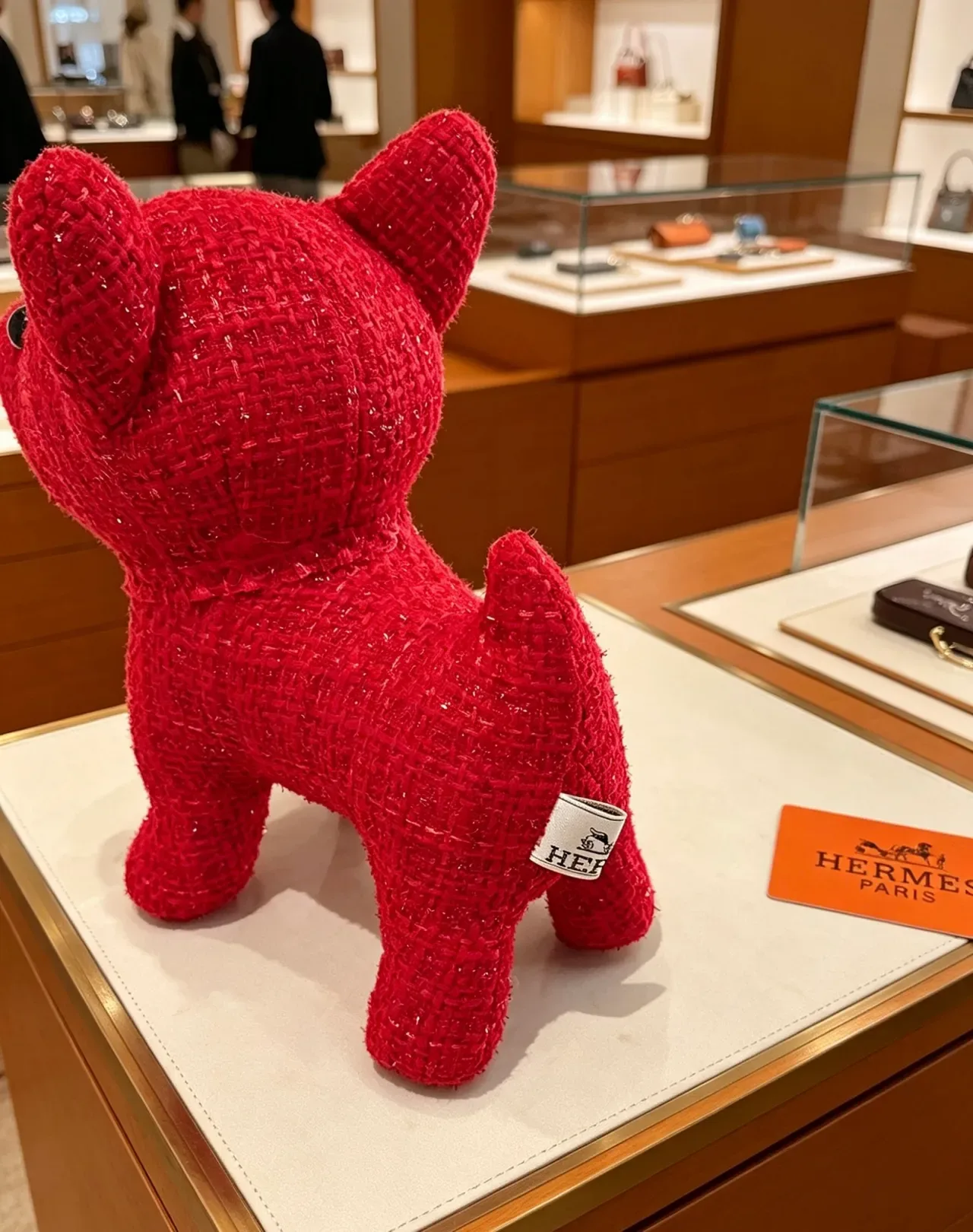 حقيبة Hermès تمثال كلب ناعم أحمر وأسود من نسيج تودي 2