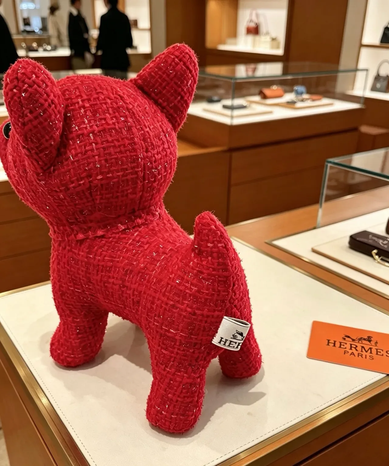 حقيبة Hermès تمثال كلب ناعم أحمر وأسود من نسيج تودي 4