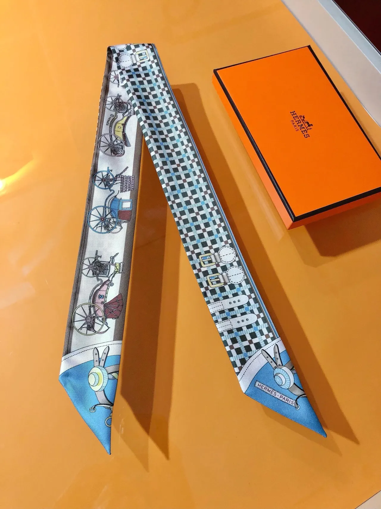 Hermès Twilly وشاح بني أزرق ضيق مطبوع نقش عربة حرير 7