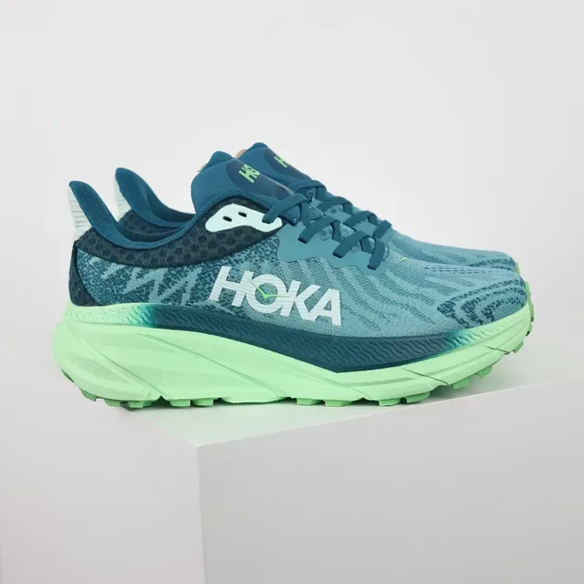 Hoka أزرق أخضر أقصى امتصاص الصدمات الجزء العلوي من الـ Knit المهندس أحذية جري 3