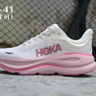 Hoka Clifton सफेद गुलाबी इंजीनियर मेश अपर मोटा कशन्ड मिडसोल रनिंग शूज