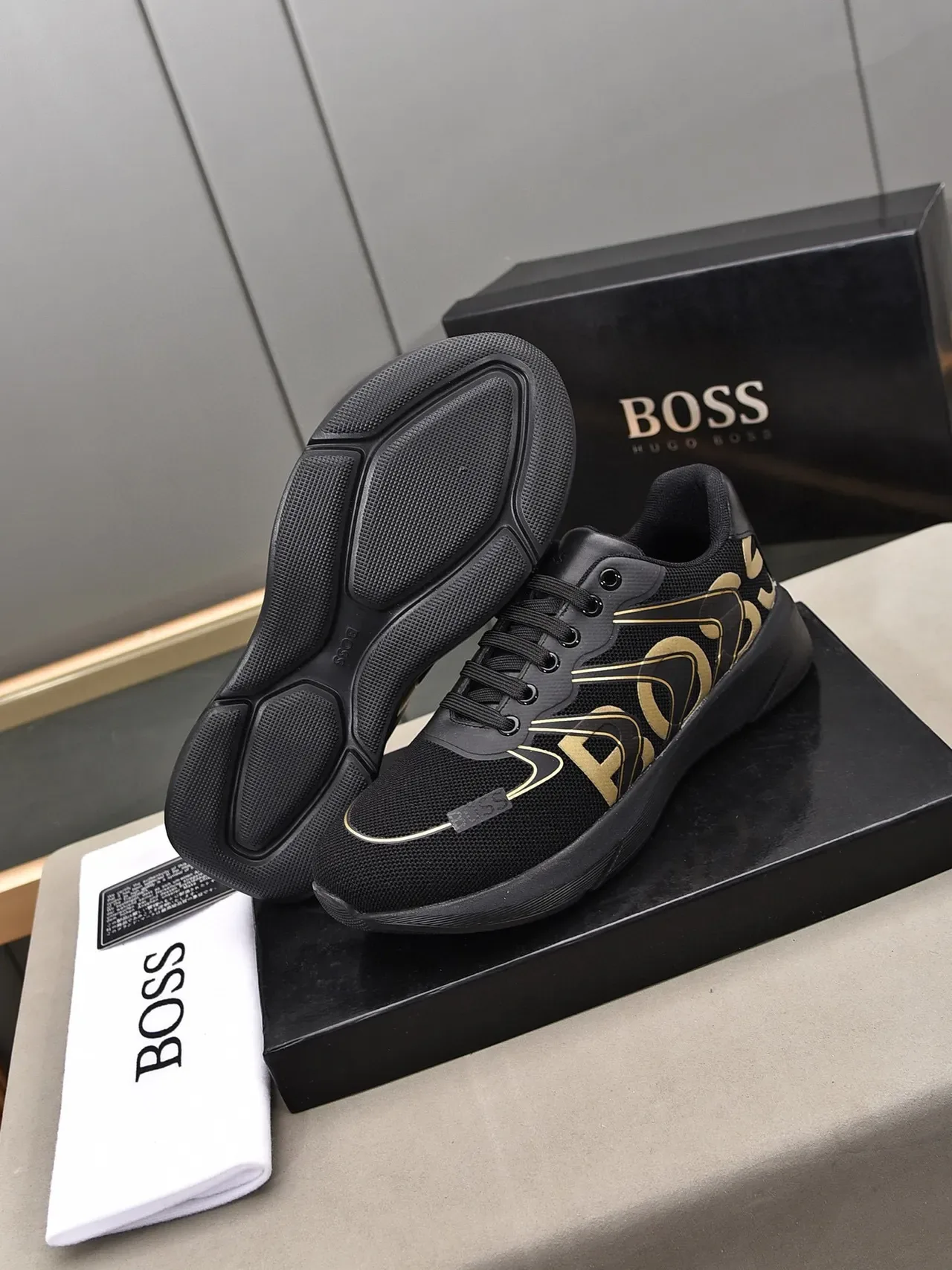 Hugo Boss Sneakers Lifestyle Noir et Or Logo 7
