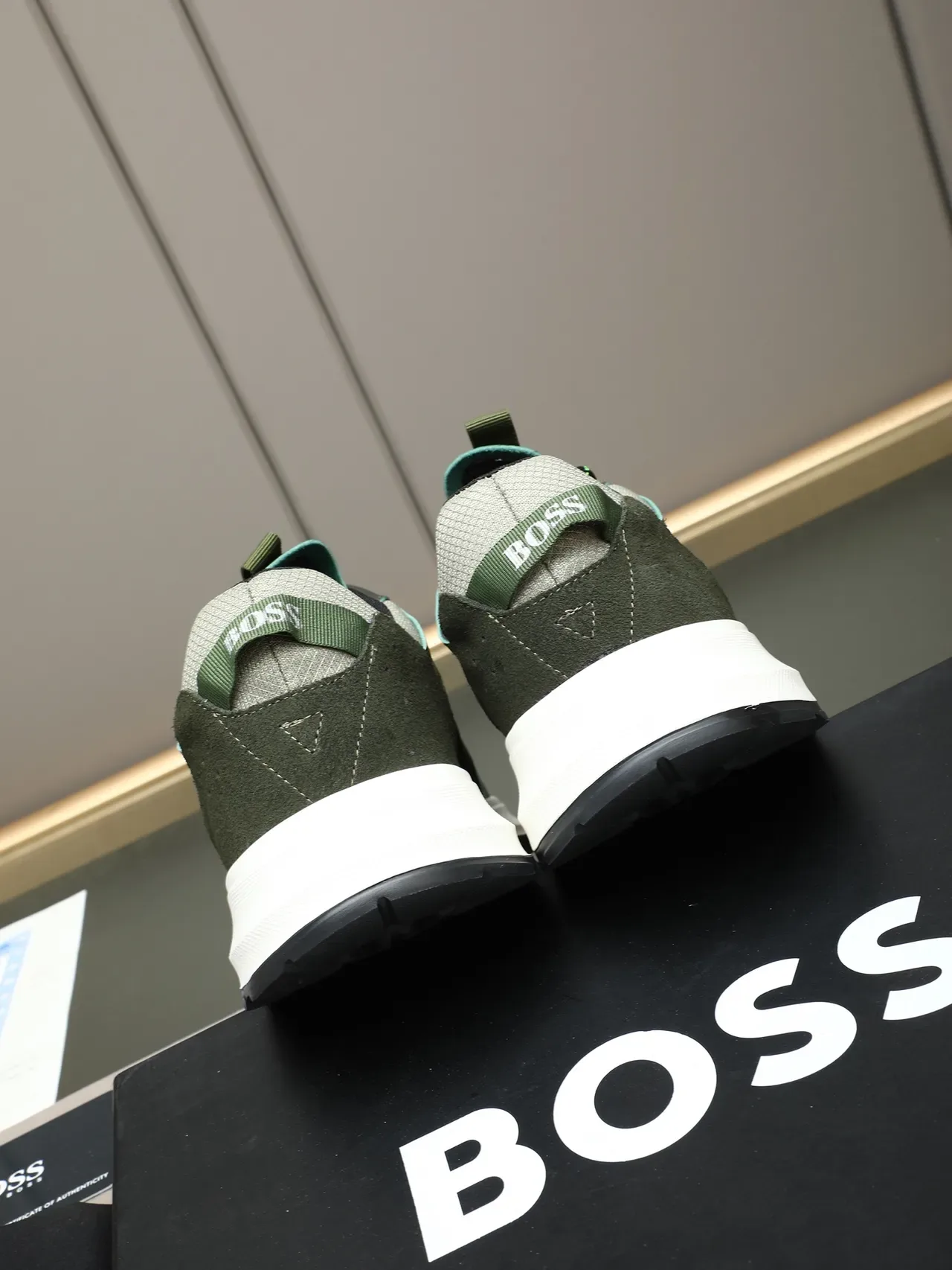 Hugo Boss Zapatillas Lifestyle de Oliva y Gris con Correa 3