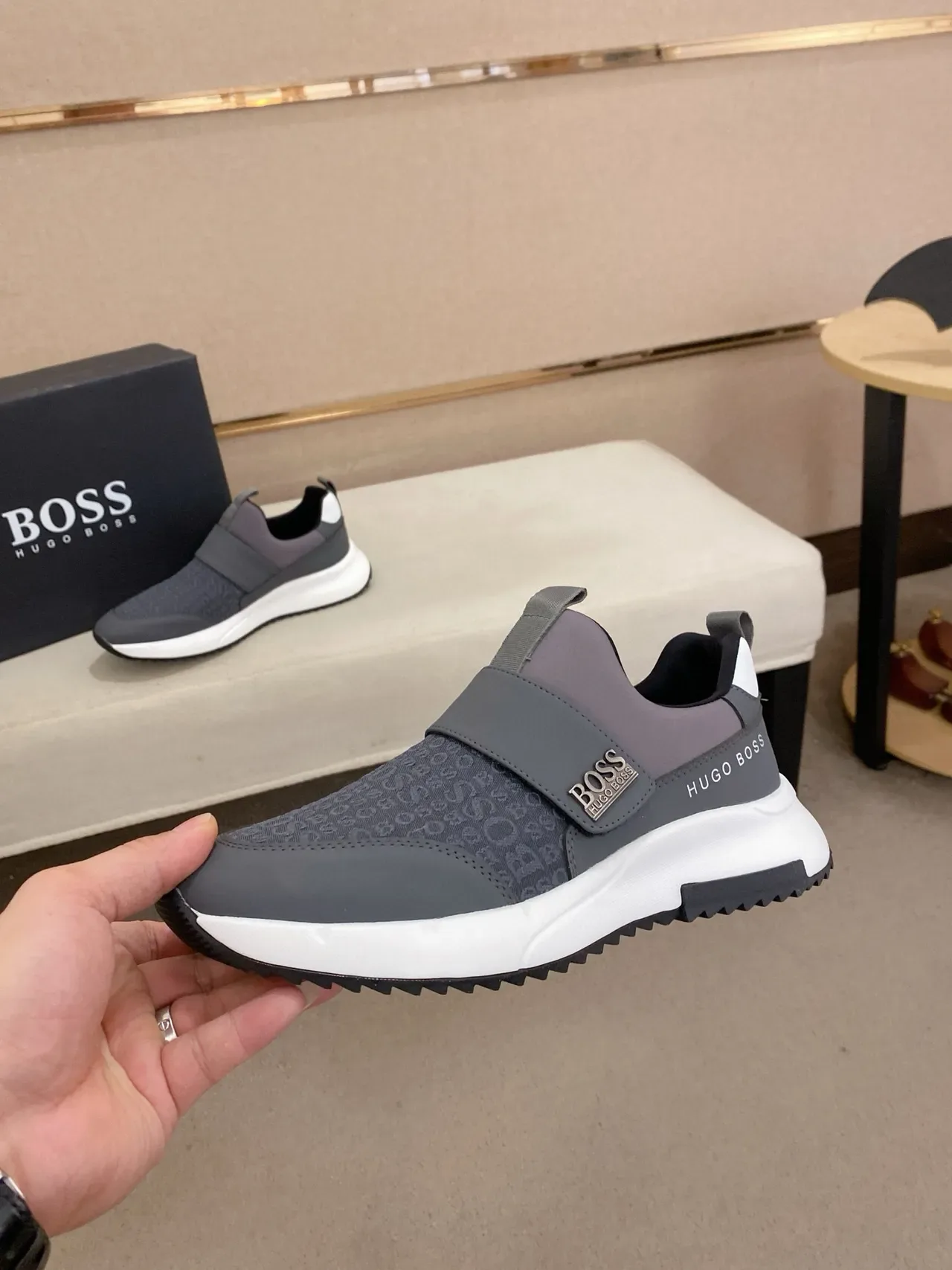 Hugo Boss 懒鞋 印花 灰色 生活方式运动鞋 3