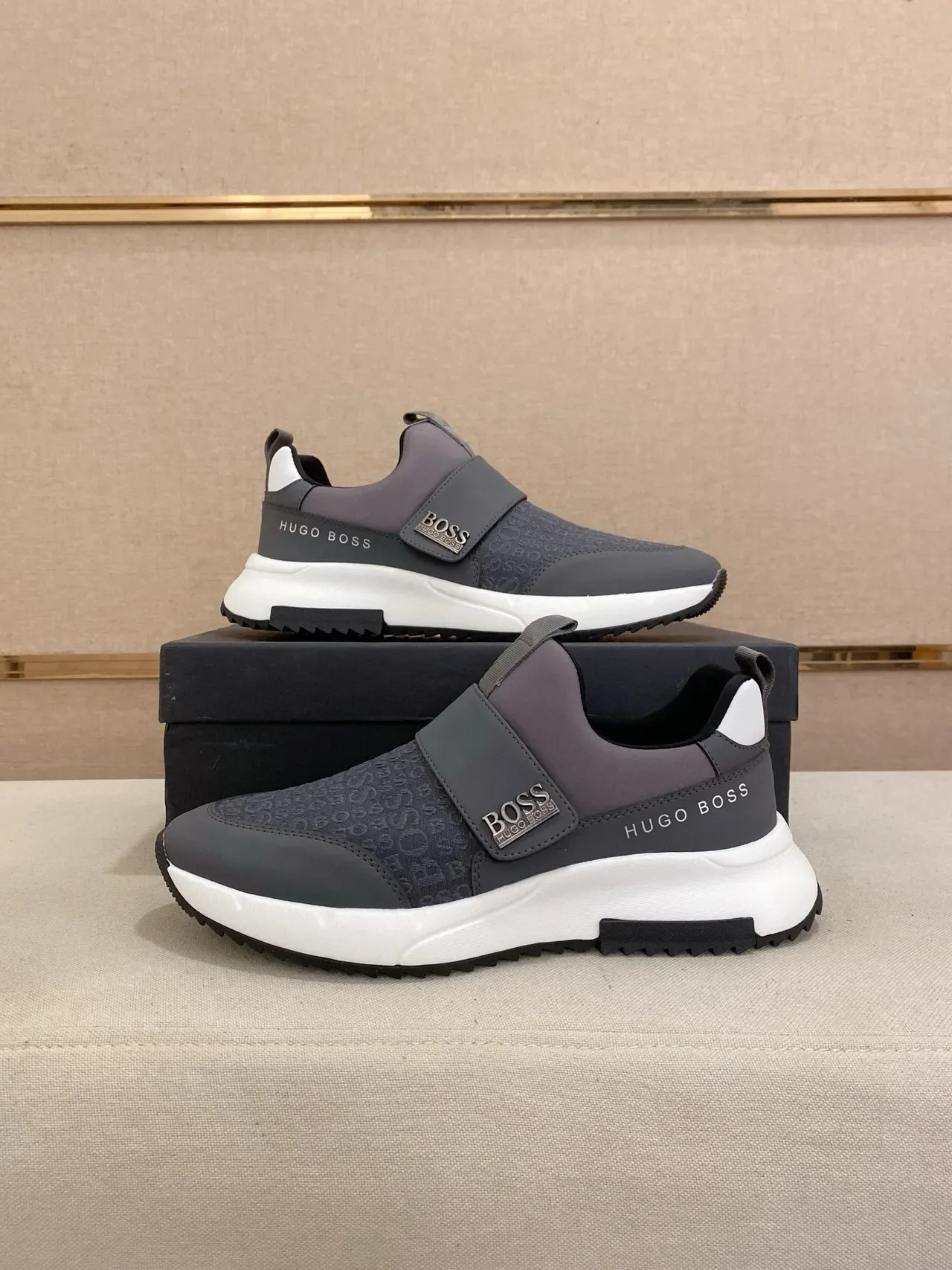 Hugo Boss 懒鞋 印花 灰色 生活方式运动鞋 7