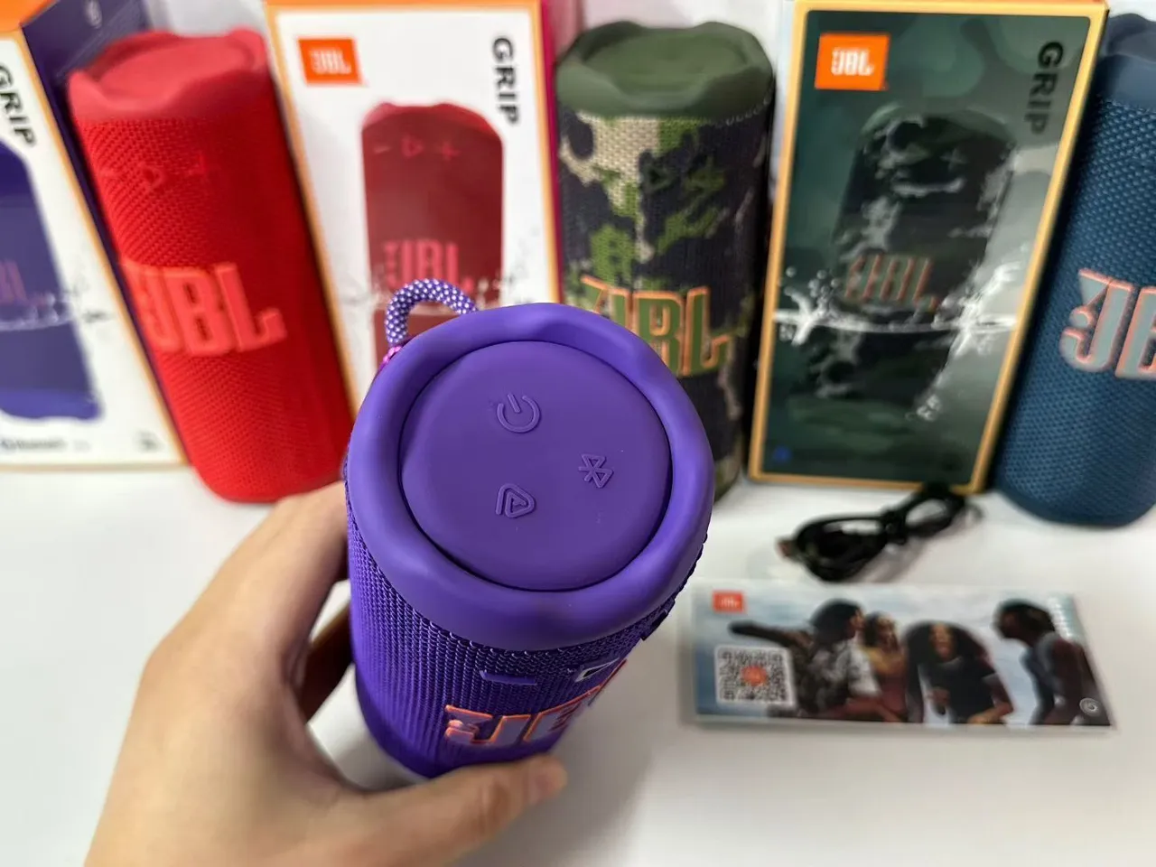 JBL बैंगनी सिलिंड्रिकल बुना हुआ कपड़ा जाली पोर्टेबल स्पीकर 4