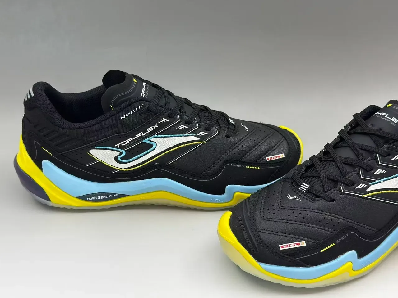Joma Top-Flex Ultimate Preto Amarelo Azul Claro Tênis Lifestyle 4