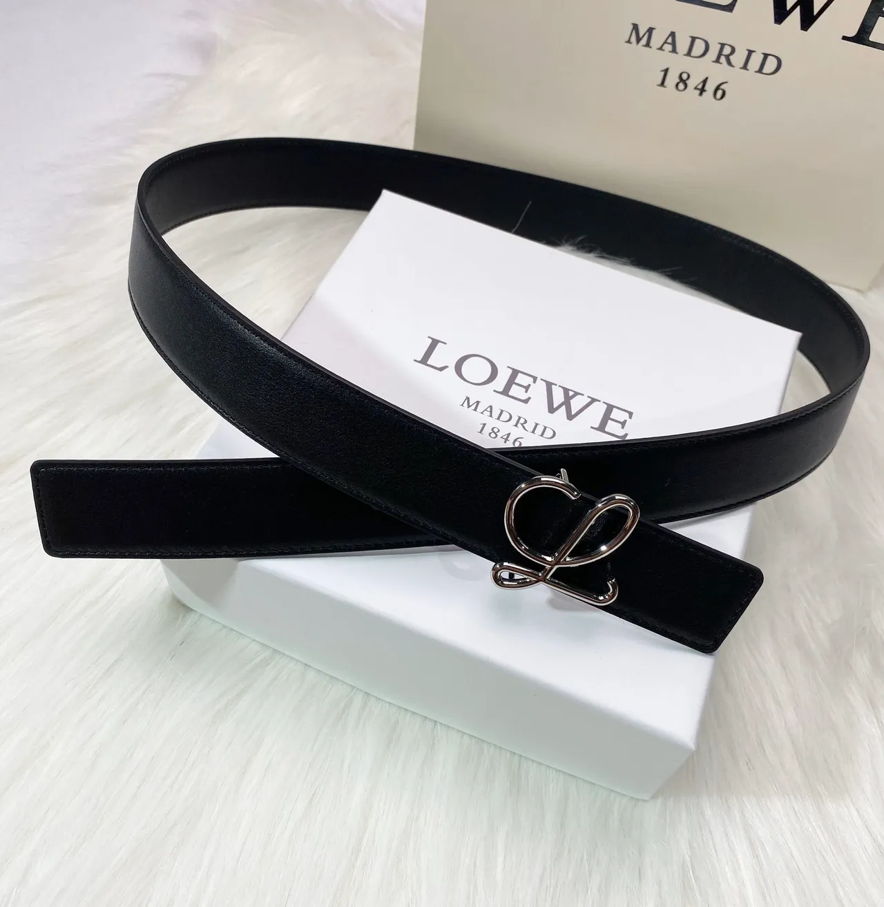 Loewe Anagram حزام جلد أسود 7