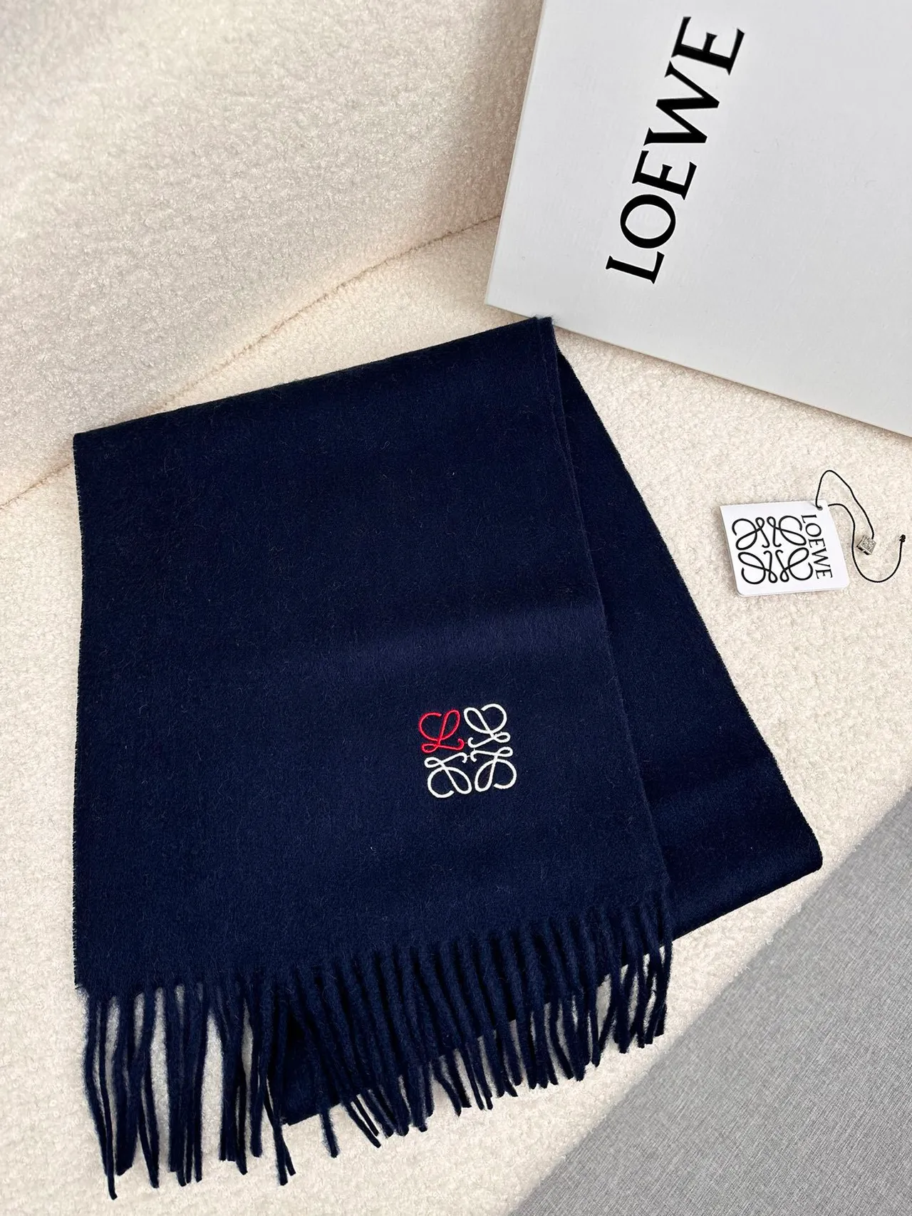 Loewe Anagram 刺绣 海军蓝 羊绒 围巾 6