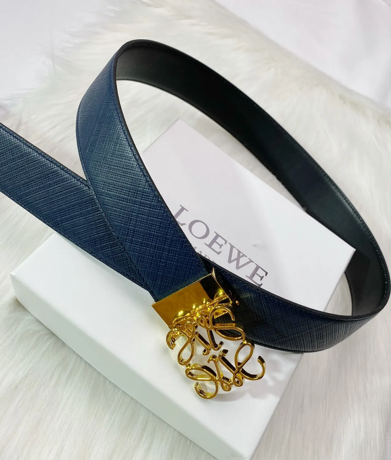 Loewe Anagram 海军蓝金 Saffiano 扣环 皮革腰带 3