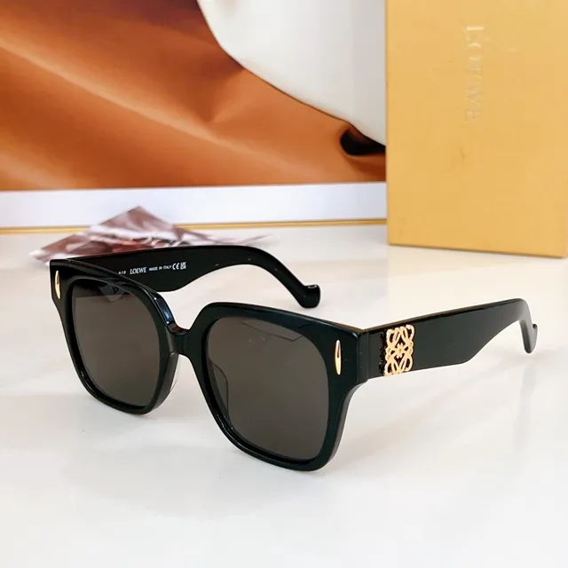 Loewe Anagram Square Lunettes de soleil en acétate marron translucide 3