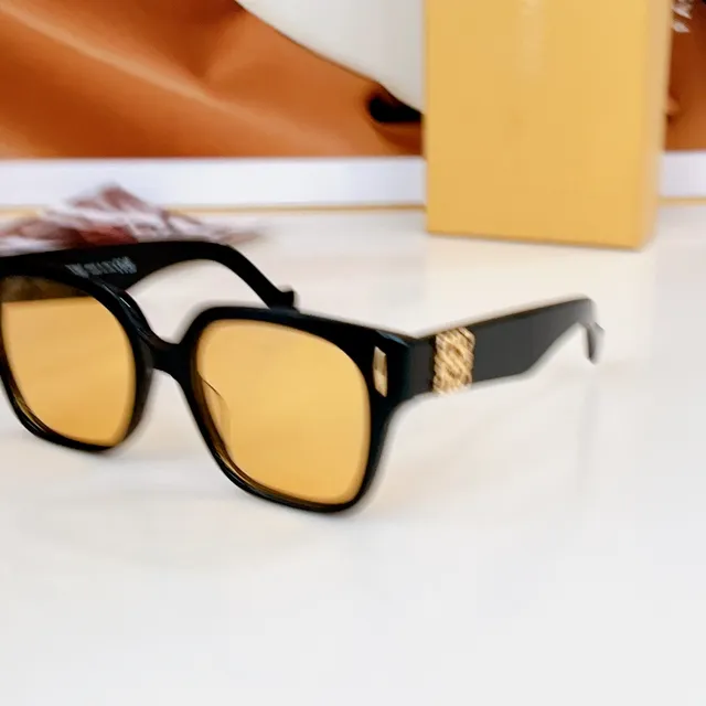 Loewe Anagram Square Lunettes de soleil en acétate marron translucide 6
