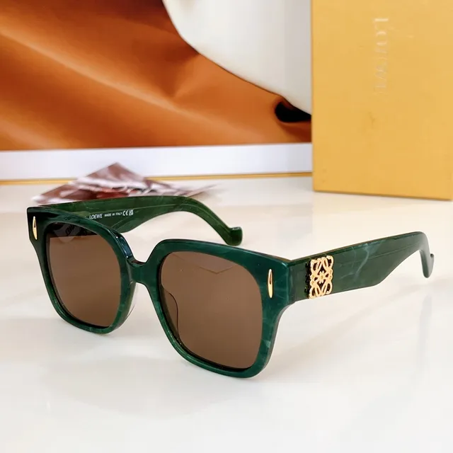 Loewe Anagram Square Lunettes de soleil en acétate marron translucide 8